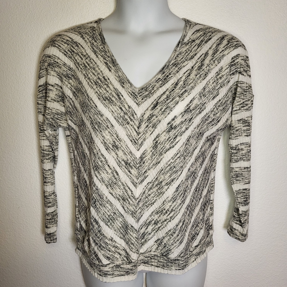 Peyton Primrose V-neck Chevron Sweater size Medium